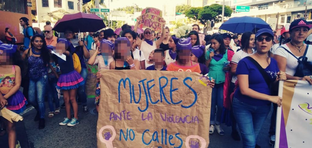 Cada 8 de marzo lo reafirmamos ¡No hay marcha atrás!  Mujeres Confiar